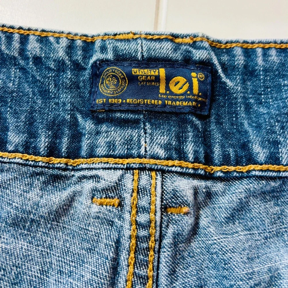 Vintage Women's Y2K Low Rise Denim Shorts Medium Wash Utility Pocket Size 18